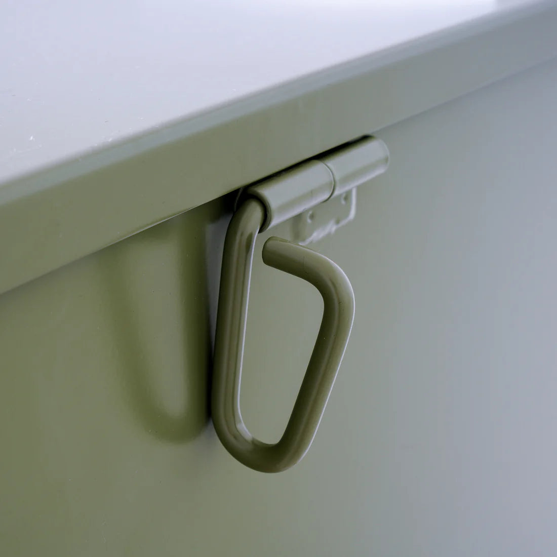 TREELINE 600 Pound Timed Protein Feeder