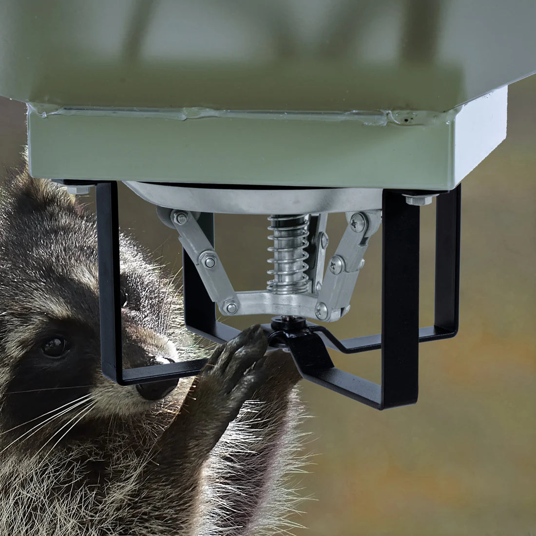 TREELINE 600lb. Corn Feeder