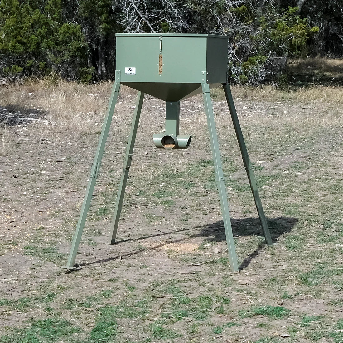 TREELINE 400 Pound Gravity Protein Feeder