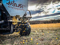 FOREVERLAST TAILGATE FEEDER 50LB