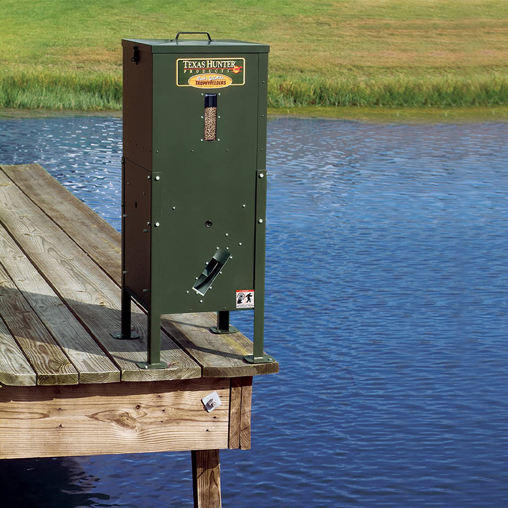Directional Fish Feeder 70lb-Battery-2W Solar Panel-Dock Legs